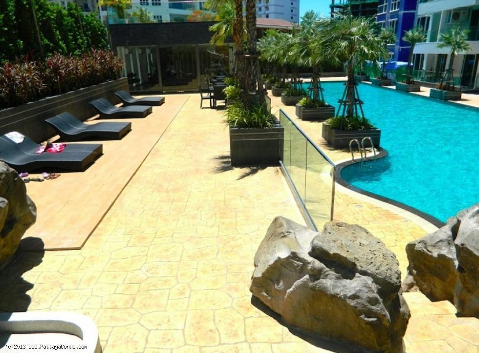 The Cliff Residence Condo Pattaya Exteriör bild