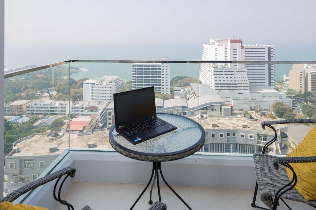 The Cliff Residence Condo Pattaya Rum bild